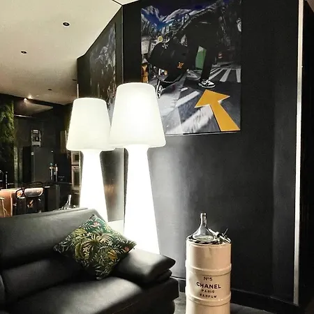 Amazing Flat In Champs-Elysees 75008