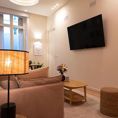 Amazing Flat In Champs Elysees. *